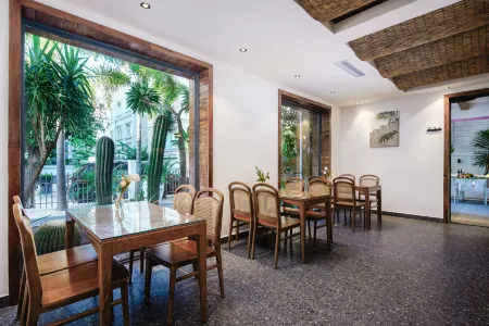 Yiru Qingli Homestay Отели рядом с достопримечательностью «Guilin University of Electronic Technology Beihai Campus»