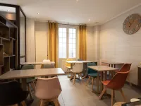 Hotel Lilas Blanc Hotel di Paris