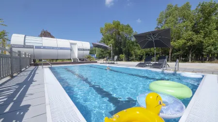 Floral Hotel · Accompany the summer Hotel Отели рядом с достопримечательностью «Jiuhuashan Wanghua Temple (Southeast Gate)»