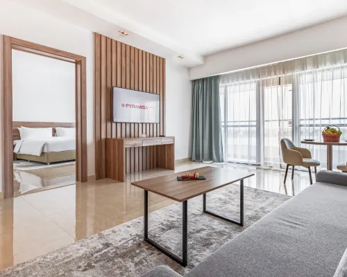 Pyramisa Hotel Apartments Dubai Hoteles cerca de Universidad Zayed