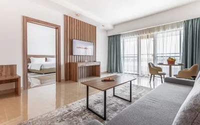 بيراميزا هوتيل أبارتمنتس Hotels near جامعة زايد