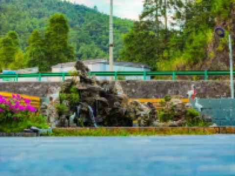 梵溪月舍（梵淨山東門） 亜木溝風景区周辺のホテル