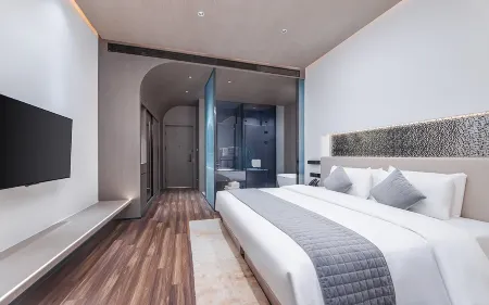 R  ROYALSS HOTEL