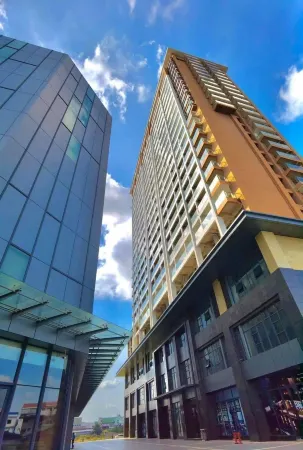 Naga Frontier Suite Hotel Отели рядом с достопримечательностью «Тхат-Луанг»