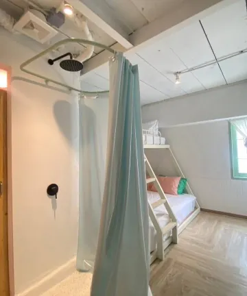 ห้องสแตนดาร์ด 1 (Sleepy Raccoon)