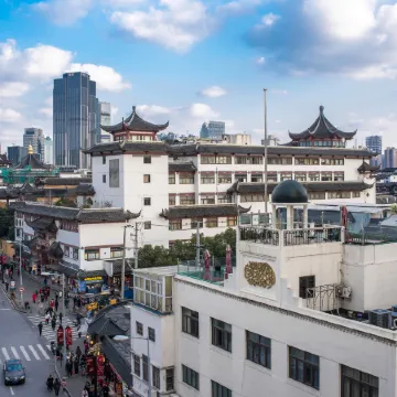 Moxi Apartment (Shanghai Bund Yu Garden) Отели рядом с достопримечательностью «Набережная Вайтань»
