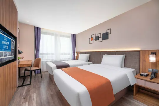 Homeinn Plus Hotel (Urumqi Wanda High-speed Railway Station)