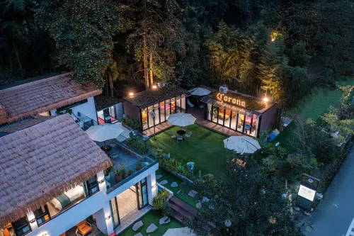 Pengzhou Yingyun Banshan Bieyuan