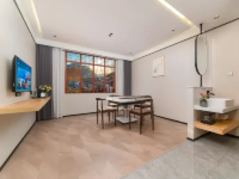 สาขาเหวินลี่หยวน (เขตทิวทัศน์เมืองโบราณเฟิ่งหวง ฮงเซียว) โรงแรมในเฟิ่งหวง