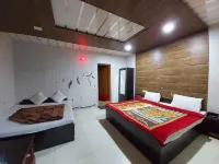 Goroomgo Neelam Raj Near Mall Road Mallital, Nainital Hotels near Khurpatal lake and mountain view