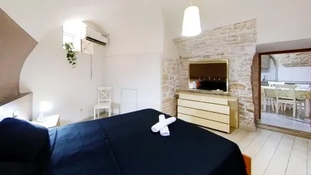 Just Music House Bnb by Holiday World Отели рядом с достопримечательностью «Parrocchia Santa Maria di Monteverde»