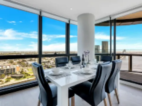 Melbourne Lifestyle Apartments - Best Views on Collins Hotels in Docklands