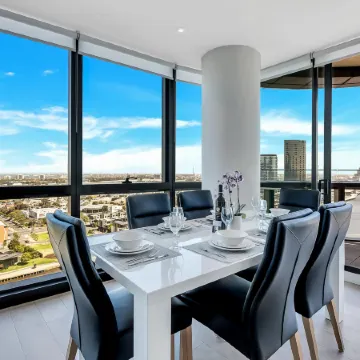 Melbourne Lifestyle Apartments - Best Views on Collins Отели в г. Доклендс