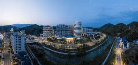 GRAND NEW CENTURY HOTEL Suichang Lishui Отели рядом с достопримечательностью «Tang Xianzu Memorial»