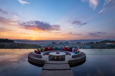 Pullman Yuxi Hotel dekat Gaogu Building