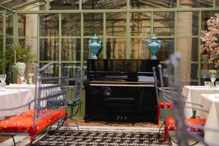 Hotel Number Nine Отели рядом с достопримечательностью «San Felice in Piazza»