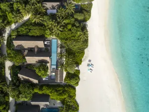 Four Seasons Resort Maldives at Landaa Giraavaru