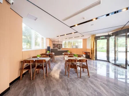 Jinghua Hotel Xiong'an New Area Bus Station Branch