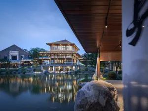 MOONRISE HOTELS & RESORTS