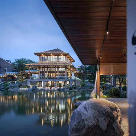 MOONRISE HOTELS & RESORTS