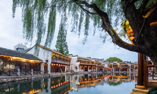 Floral Hotel·Xunshanli Hotel (Nanxun Baijianlou Store)