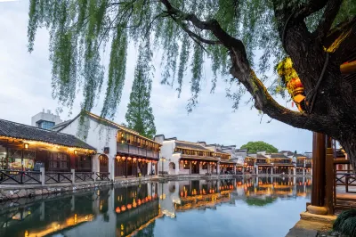 Floral Hotel·Xunshanli Homestay (Nanxun Baijianlou Store) Hotels in Huzhou