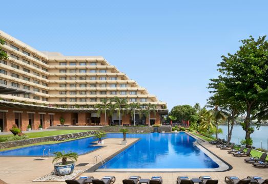 시나몬 레이크사이드 외관