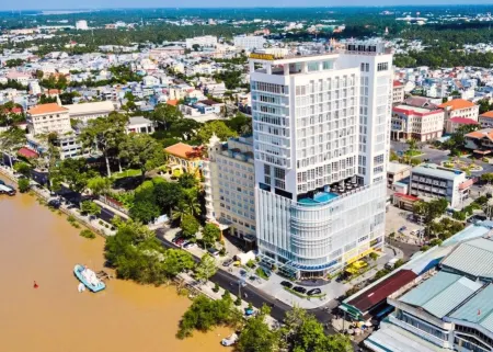 Diamond Stars Ben Tre Hotel Отели в г. Giong Trom District