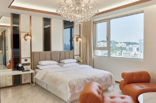 ホテル ザ デザイナーズ ホンデ メセナポリスモール周辺のホテル