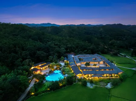 Longhuixi · Longnan Enclosed House