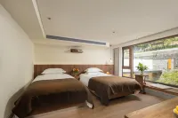 Sitting and Forgetting Mountain Homestay