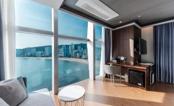 H Avenue Gwangalli Beach