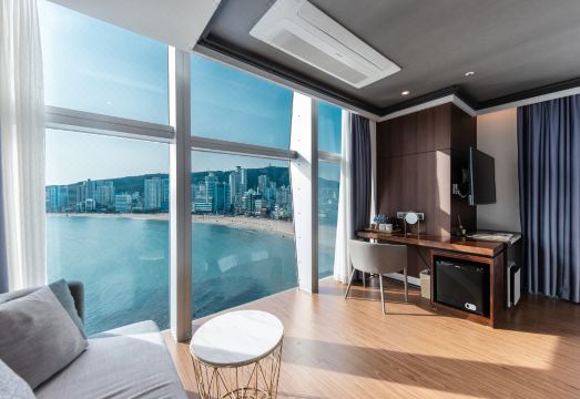 에이치에비뉴 광안리해변점 커피 머신