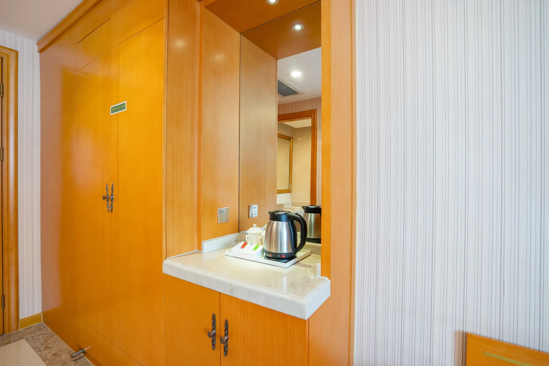 Vienna Classic Hotel (Guangzhou Baiyun International Airport Longgui Subway Station) Zimmer Photos