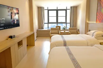 Jinxiu Yaoyi Wellness Hotel Hotel dekat Jinxiu National Folkway Pedestrian Street