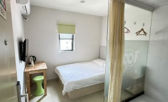 Ebai Chain Hotel (Shanghai Hongqiao Railway Station Exhibition Center Branch)