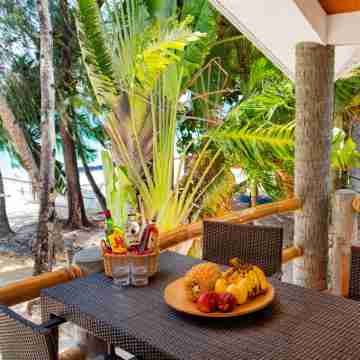 Mabuhay Beach House Hotel Exterior