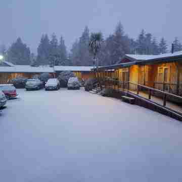 Plateau Lodge Hotel Exterior
