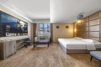 Yi Ting Hotel(Xinyang Railway Station) - balcony