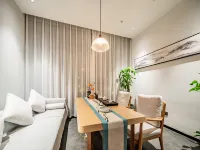 Floral Hotel·Hanzhong Yan and Yan Culture Hotel (Tianhan Wetland Park Branch) Hotels in Hanzhong