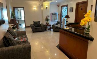 Townhouse OAK Makati Manila Near PNR Pasay Evangelista formerly VIP Suites