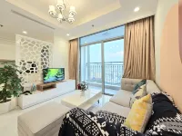 Vinhomes Central Park Premier Apartment Hotels near Vương Quốc Cá Sấu