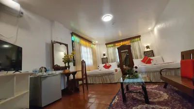 EVANGELINE BEACH RESORT Hotel dekat Saud Beach