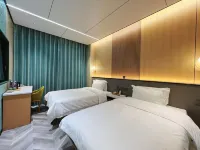 Metropolitan Garden Hotel (South Railway Station Friendly Times Square Branch)