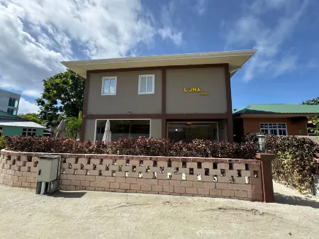 Luna lodge Maldives Отели в г. Thilamaafushi