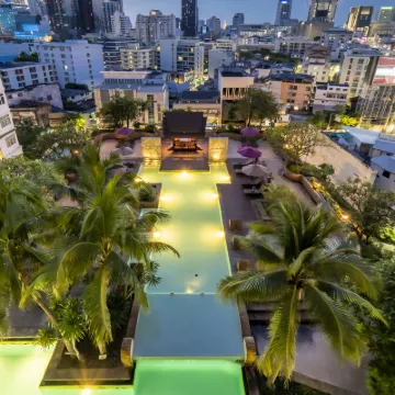 Century Park Hotel Отели рядом с достопримечательностью «Центр One»