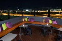 Rydges Sydney Airport Hotel - bar