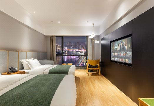 3. 충칭 팡 호텔 ..