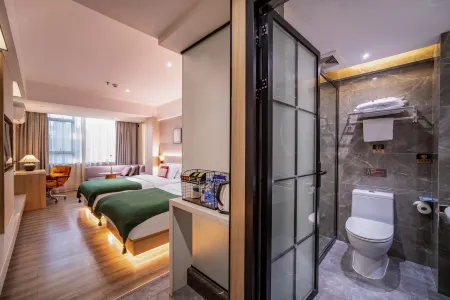 Xian Hotel (Hezhou Municipal Plaza Store) Отели рядом со станцией Hezhou Railway Station