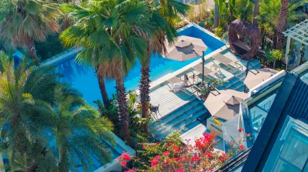 Silver Beach Yuese Hostel Отели рядом с достопримечательностью «Guilin University of Electronic Technology Beihai Campus»